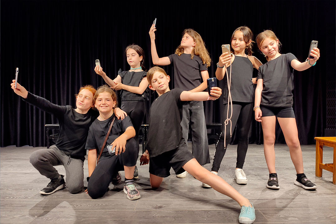 Art. Teatre.