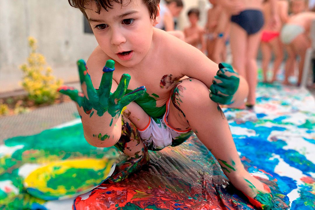 Casals estiu. Jocs pintura.